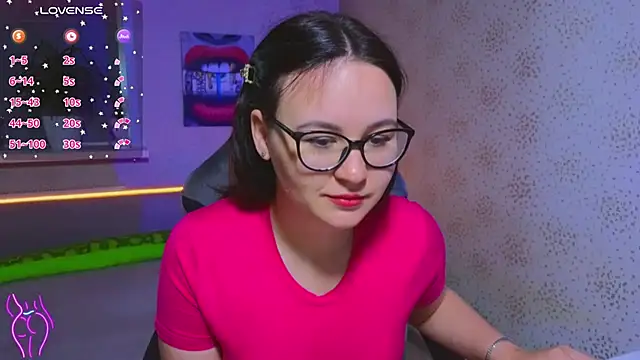 Snapshot of EsterLogan chatting on September 22, 1:46 pm EsterLogan online show from September 22, 1:46 pm