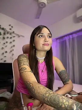 LunaXuan online show from April 15, 2:40 am