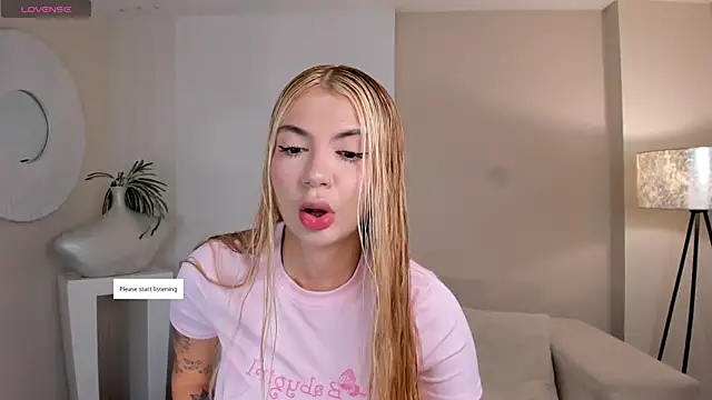 NiaHolland online show from June 5, 10:54 am