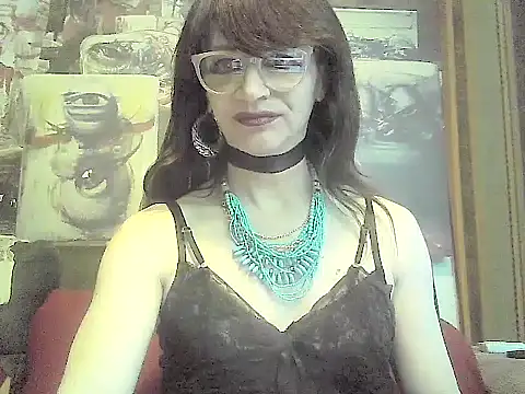 Snapshot of TheBlackWtch chatting on May 27, 5:10 pm TheBlackWtch online show from May 27, 5:10 pm