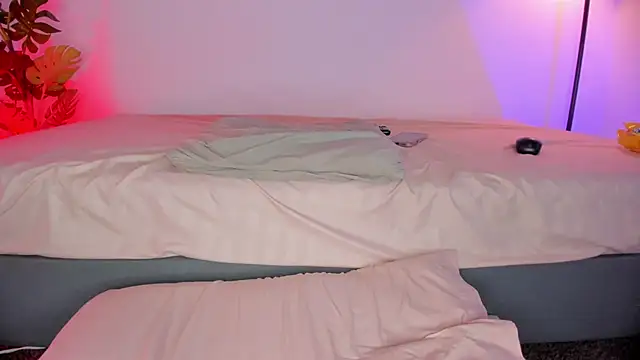 hot booty  online show from March 16, 10:47 pm