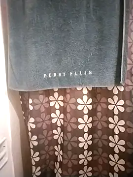 Snapshot of starplss chatting on December 4, 7:11 pm starplss online show from December 4, 7:11 pm