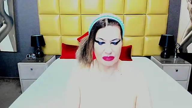 KiraLeila online show from May 28, 10:51 pm
