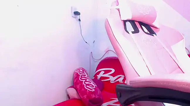 Snapshot of ashley_19xx chatting on December 21, 3:03 am ashley 19xx online show from December 21, 3:03 am