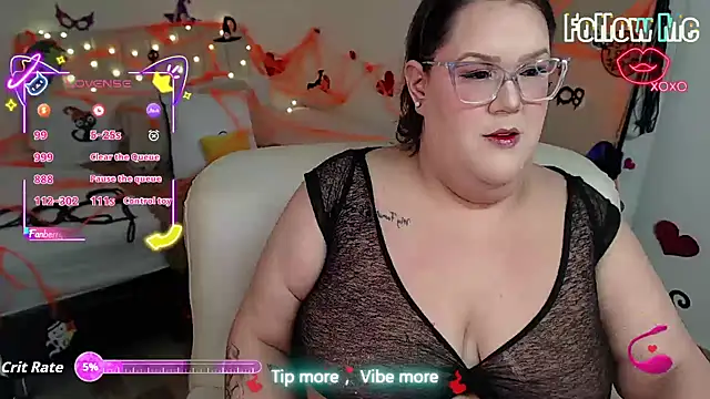 Snapshot of GiannaMorrys chatting on October 24, 1:57 am GiannaMorrys online show from October 24, 1:57 am