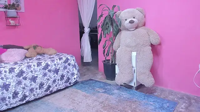 Snapshot of Emma_lean chatting on December 10, 12:27 pm Emma lean online show from December 10, 12:27 pm