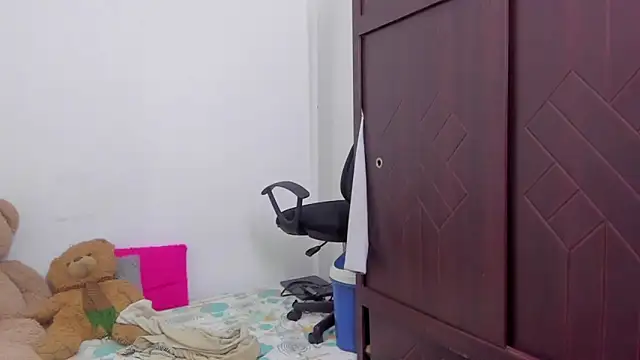 Snapshot of Emma_lean chatting on October 28, 11:58 am Emma lean online show from October 28, 11:58 am