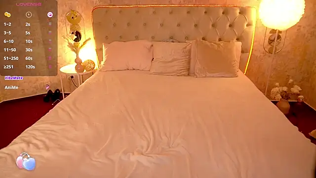 Snapshot of MirandaHobbs chatting on March 6, 6:48 pm MirandaHobbs online show from March 6, 6:48 pm