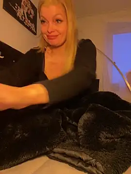 Lisavontease online show from March 29, 6:08 pm