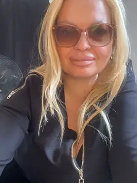 Lisavontease online show from July 5, 12:12 pm