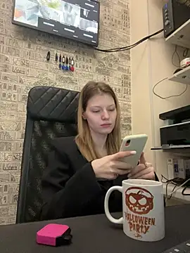 Snapshot of MaryHiggins chatting on January 4, 7:13 am MaryHiggins online show from January 4, 7:13 am