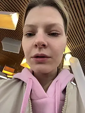 MaryHiggins online show from April 3, 9:18 am