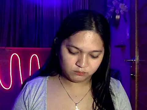 EmpressYna online show from October 18, 11:00 am