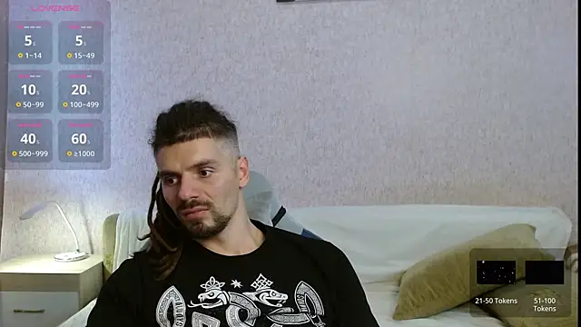 Aestheticguy101 online show from October 22, 10:59 am