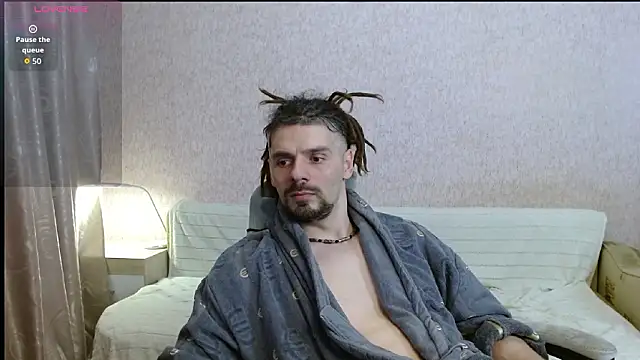 Aestheticguy101 online show from March 23, 4:22 pm