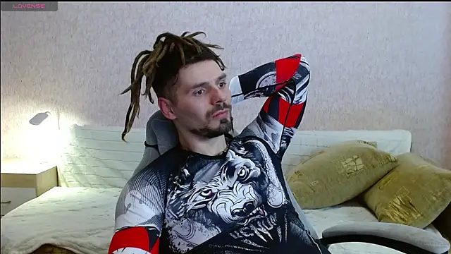 Aestheticguy101 online show from April 11, 5:17 pm