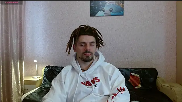 Aestheticguy101 online show from April 14, 9:37 am