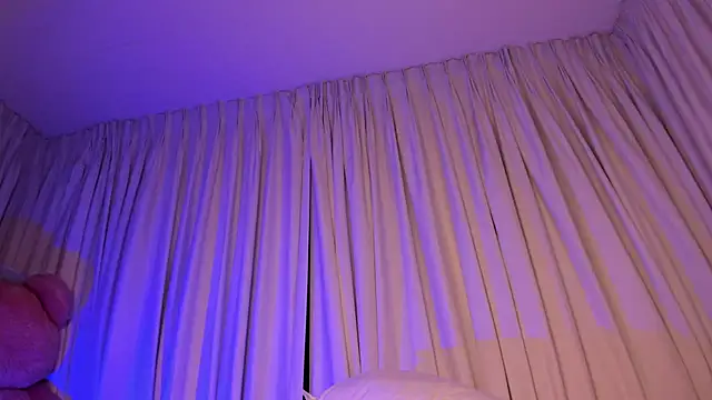 Snapshot of soyccherry_ chatting on February 18, 4:04 am soyccherry online show from February 18, 4:04 am