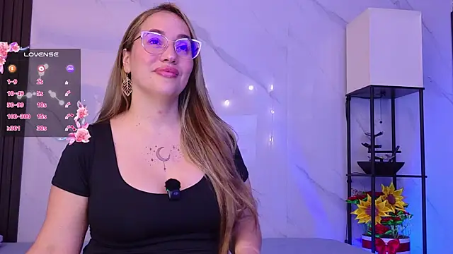 Snapshot of hotpawgmilf chatting on July 10, 5:23 am hotpawgmilf online show from July 10, 5:23 am