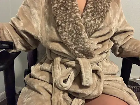 RylHoneyy online show from January 16, 2:09 am