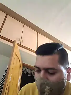 Snapshot of vansh1802 chatting on February 28, 5:26 pm vansh1802 online show from February 28, 5:26 pm