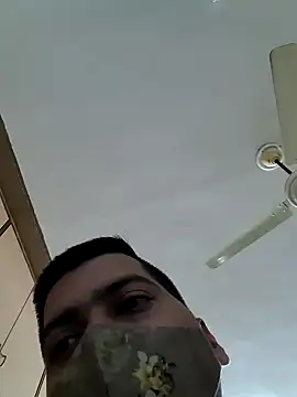 Snapshot of vansh1802 chatting on March 1, 7:15 pm vansh1802 online show from March 1, 7:15 pm