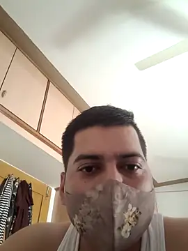 Snapshot of vansh1802 chatting on March 9, 9:02 am vansh1802 online show from March 9, 9:02 am