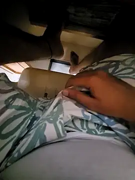 Snapshot of vansh1802 chatting on March 17, 5:49 pm vansh1802 online show from March 17, 5:49 pm