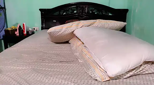 Snapshot of WantedSexslaves chatting on January 27, 8:29 am WantedSexslaves online show from January 27, 8:29 am