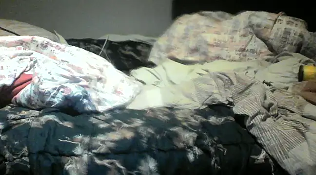 Snapshot of sexylover2525 chatting on March 21, 9:12 pm sexylover2525 online show from March 21, 9:12 pm