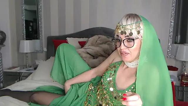 LuanaColucci online show from December 14, 5:36 pm