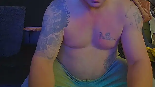 AwesomePapaya online show from December 16, 11:43 pm