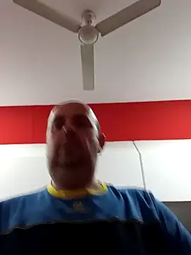 Snapshot of Hot-pico76 chatting on February 5, 8:21 am Hot-pico76 online show from February 5, 8:21 am