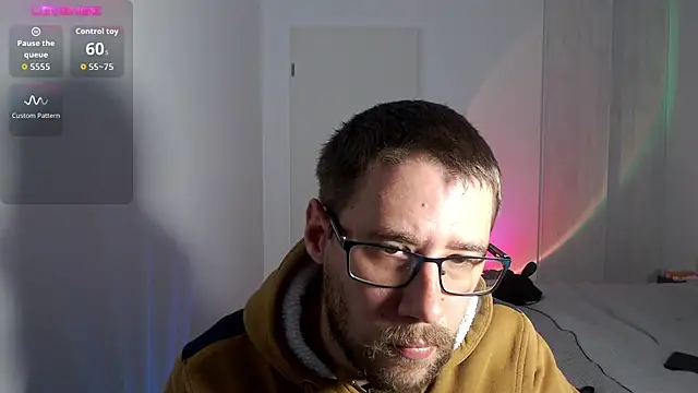 Snapshot of Thomas_Mrd chatting on October 8, 8:45 am Thomas Mrd online show from October 8, 8:45 am