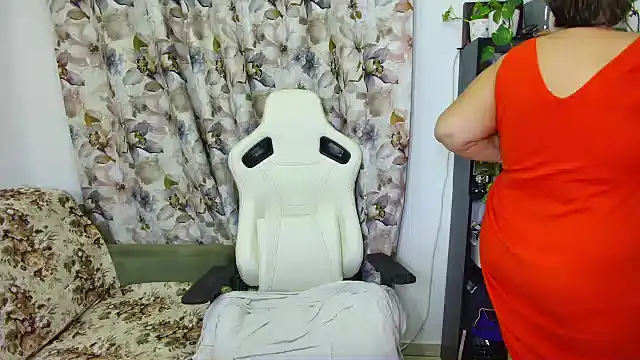 Selenna57 online show from January 8, 7:45 pm