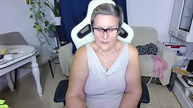 Selenna57 online show from April 3, 5:11 pm