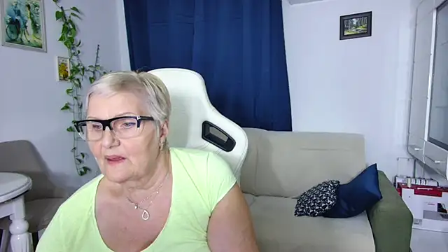 Selenna57 online show from April 11, 5:28 pm