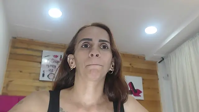 Amber Moore online show from October 16, 11:50 pm