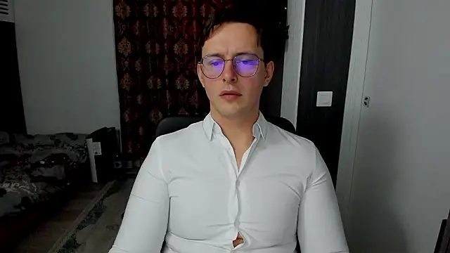 sexxymuscles4u online show from January 19, 12:42 pm