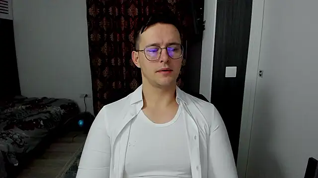 sexxymuscles4u online show from February 9, 7:45 am