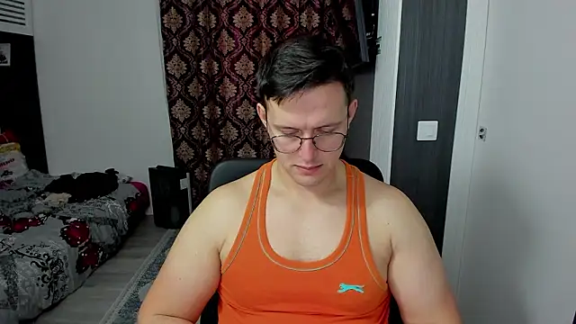 sexxymuscles4u online show from February 27, 8:36 am