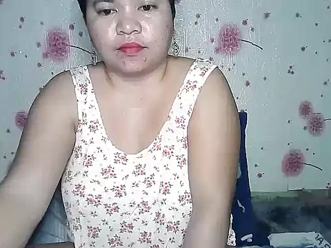 Snapshot of hotpussyxxx33x chatting on February 10, 9:15 pm hotpussyxxx33x online show from February 10, 9:15 pm