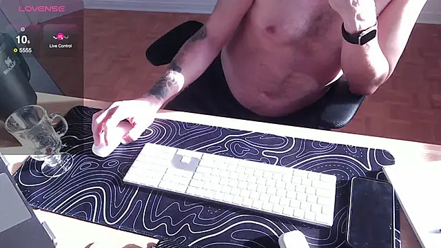 Snapshot of ttboy2000 chatting on February 4, 8:38 pm ttboy2000 online show from February 4, 8:38 pm