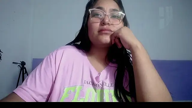 Snapshot of sirena_15 chatting on May 21, 5:25 am sirena 15 online show from May 21, 5:25 am