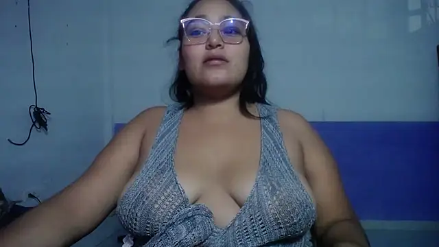 Snapshot of sirena_15 chatting on June 24, 6:01 am sirena 15 online show from June 24, 6:01 am