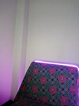 Snapshot of EmmaMelissa0521 chatting on December 8, 10:36 pm EmmaMelissa0521 online show from December 8, 10:36 pm