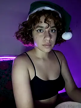 Snapshot of EmmaMelissa0521 chatting on December 11, 3:35 am EmmaMelissa0521 online show from December 11, 3:35 am