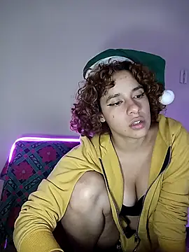 Snapshot of EmmaMelissa0521 chatting on December 12, 10:20 pm EmmaMelissa0521 online show from December 12, 10:20 pm