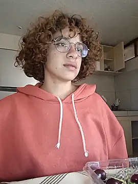 Snapshot of EmmaMelissa0521 chatting on December 31, 7:07 pm EmmaMelissa0521 online show from December 31, 7:07 pm