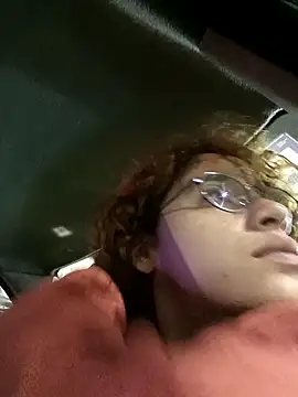 Snapshot of EmmaMelissa0521 chatting on January 1, 1:58 am EmmaMelissa0521 online show from January 1, 1:58 am